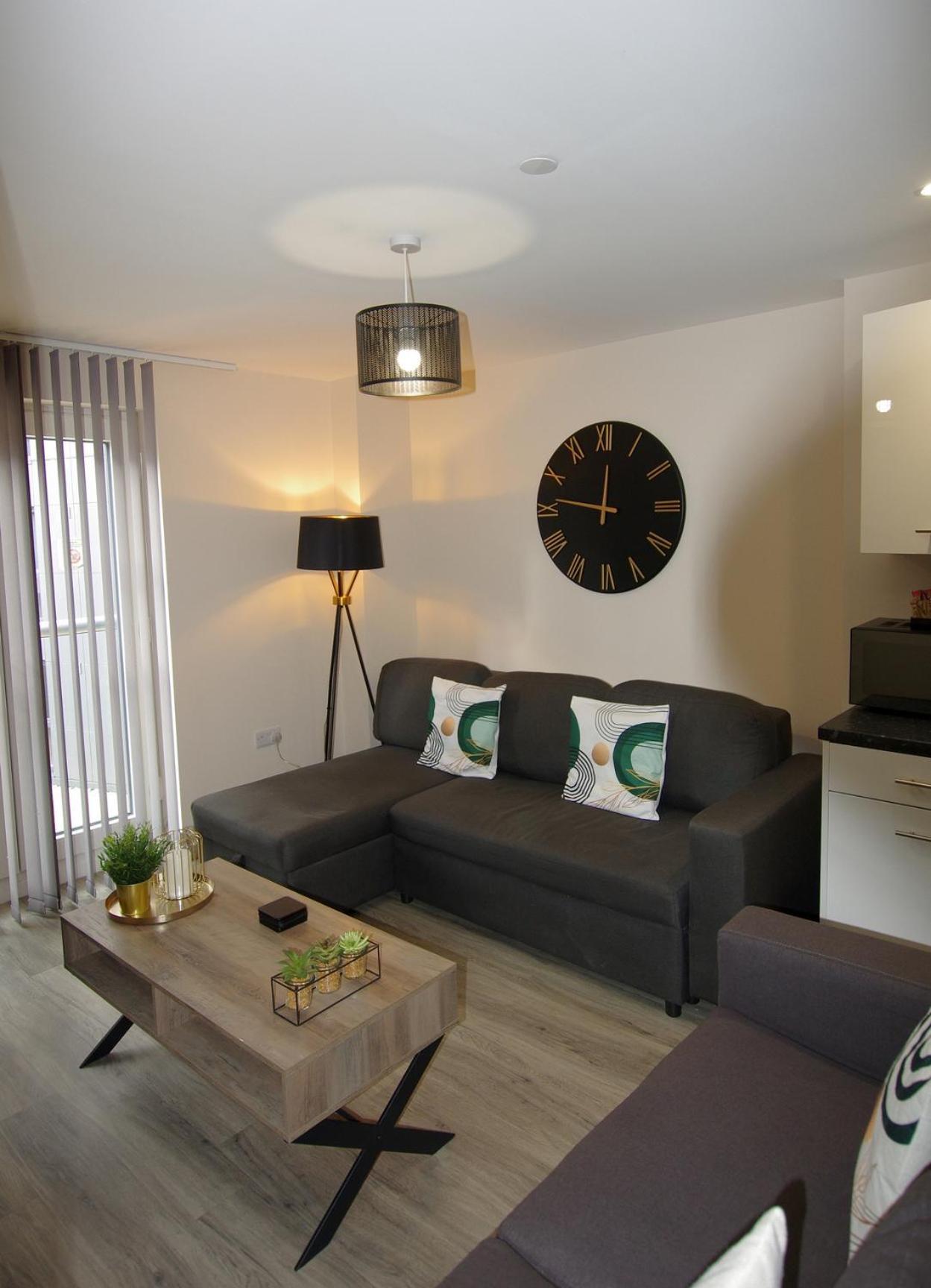 Near Centre Ideal Sport Or Gigs Sleeps 6 People *