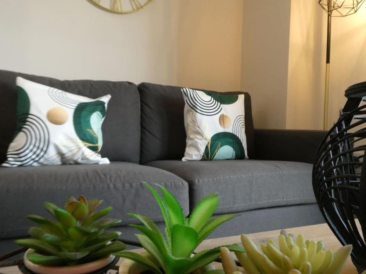 Apartamento Near Centre Ideal Sport Or Gigs Sleeps 6 People *