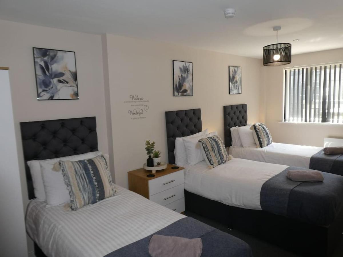 Near Centre Ideal Sport Or Gigs Sleeps 6 People Apartment